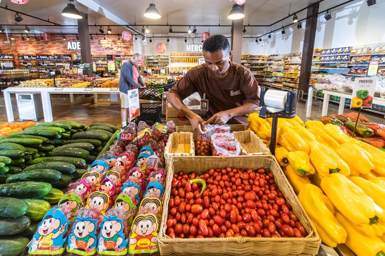 Conab: pesquisa considera as cinco hortaliças (batata, cenoura, cebola, tomate e alface) e as cinco frutas (laranja, mamão, melancia, maçã e banana) (Leandro Fonseca/Exame)