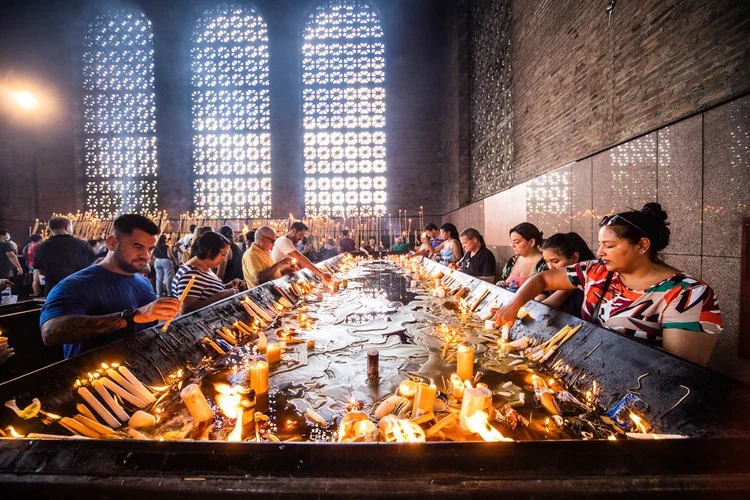 O domingo, 12, foi o dia de maior movimentação no local, reunindo mais de 152 mil fiéis que estiveram na cidade para homenagear Nossa Senhora Aparecida (Leandro Fonseca/Exame)