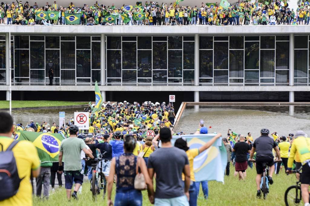 CPMI do Golpe começa a investigar responsáveis pelos ataques de 8 de  janeiro