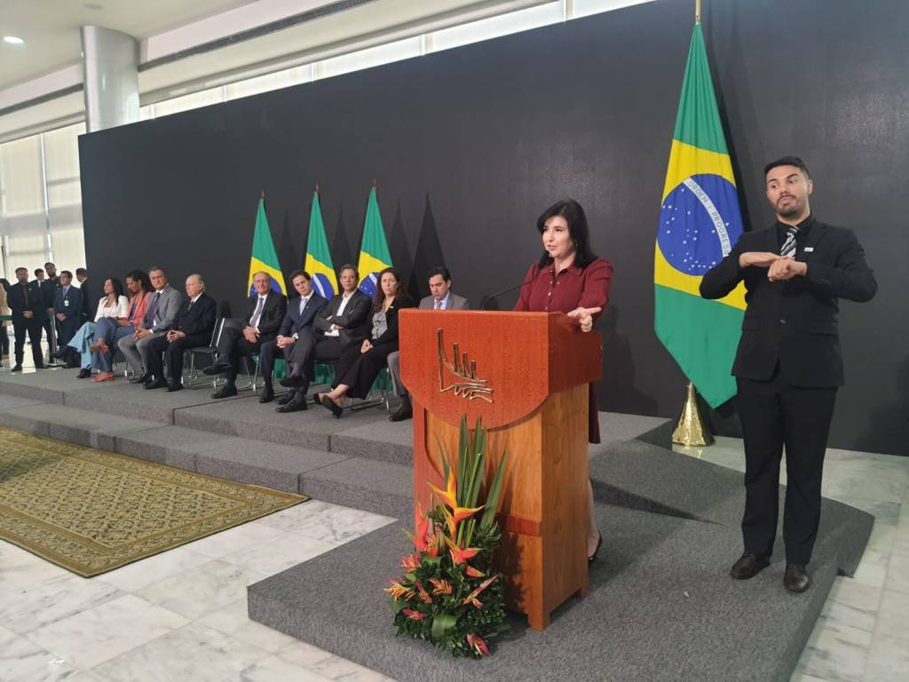 Tebet assume Planejamento e diz que equipe econômica é um "quarteto a favor do Brasil"