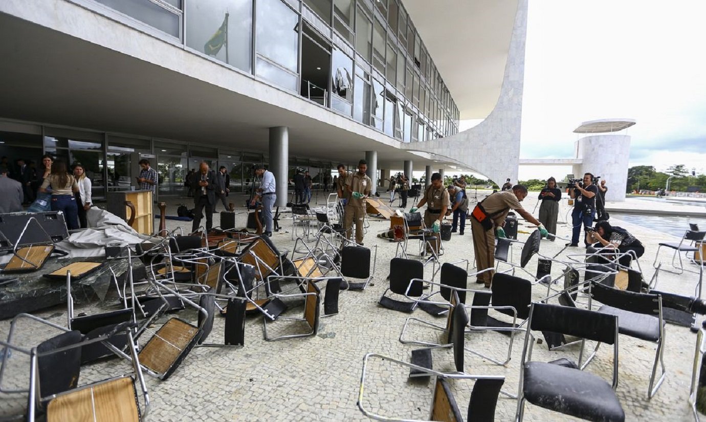 Manifestação na USP pede punição por atos antidemocráticos em Brasília