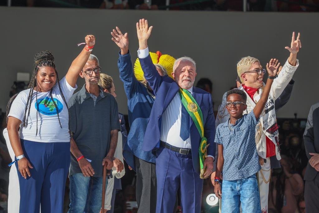 Lula na rampa do Planalto: grupo da sociedade civil entregou faixa ao presidente (Ricardo Stuckert/Divulgação)