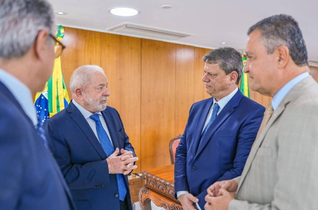 Em 3º encontro com Lula, Tarcísio vai pedir recursos para saúde e mobilidade