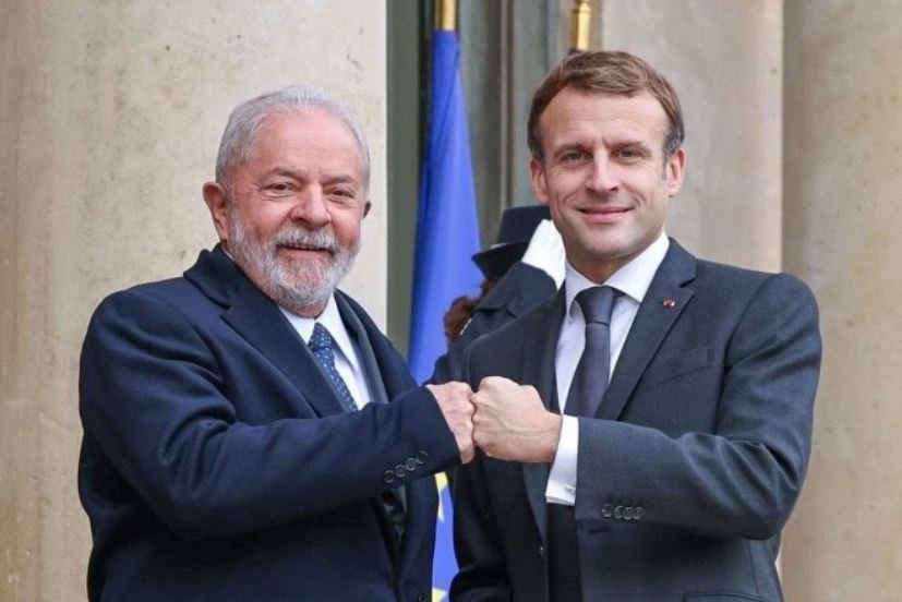 Macron concorda com Lula sobre criação de grupo pela paz: 'Vamos juntos'