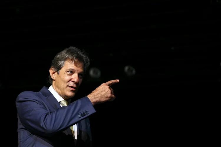 O ministro da Fazenda, Fernando Haddad, assume o cargo em cerimônia no Centro Cultural Banco do Brasil (CCBB). (Marcelo Camargo/Agência Brasil)