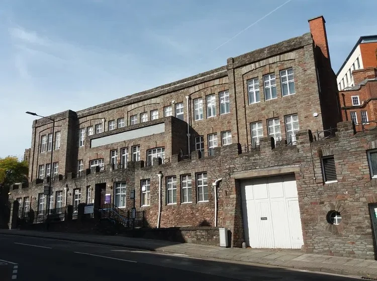 Universidade de Bristol, na Inglaterra: entre as 10 melhores do Reino Unido e entre as 70 melhores de todo o planeta, de acordo com o QS Ranking 2023 (Wikimedia Commons/Wikimedia Commons)
