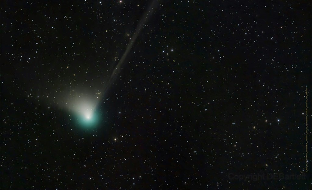 O cometa "C/2022 E3 (ZTF)" voltará a passar pela Terra após 50.000 anos (Juliette COLLEN y Daniel LAWLER / © Agence France-Presse/AFP)