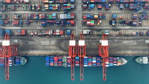 Imagem referente à matéria: China anuncia taxas sobre navios americanos e amplia disputa marítima com os EUA