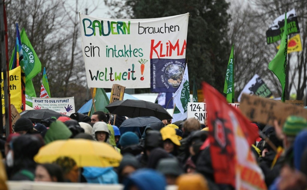 Protesto com presença de Greta Thunberg termina em conflito na Alemanha