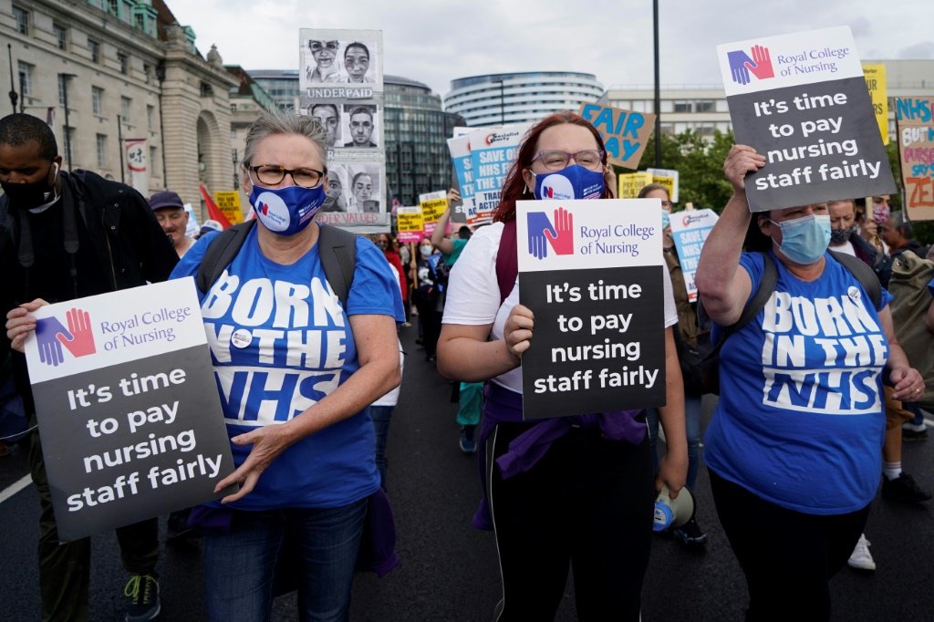 Saúde Pública britânica: ONHS está em profunda crise após anos de subfinanciamento sob sucessivos governos conservadores (AFP/AFP Photo)