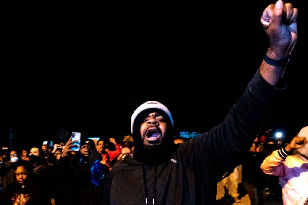 Protestos: concentrações foram registradas na noite de sexta, algumas com dezenas, outras com centenas de pessoas, em Memphis, Nova York e Washington. (AFP/AFP)