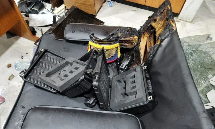 Foto mostra estrago deixado por bolsonaristas após roubo de armas (Secom/Agência Brasil/Reprodução)
