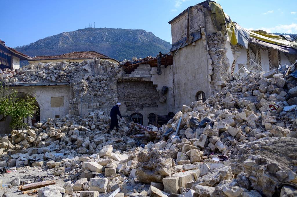 Terremoto agrava tensões migratórias na Turquia