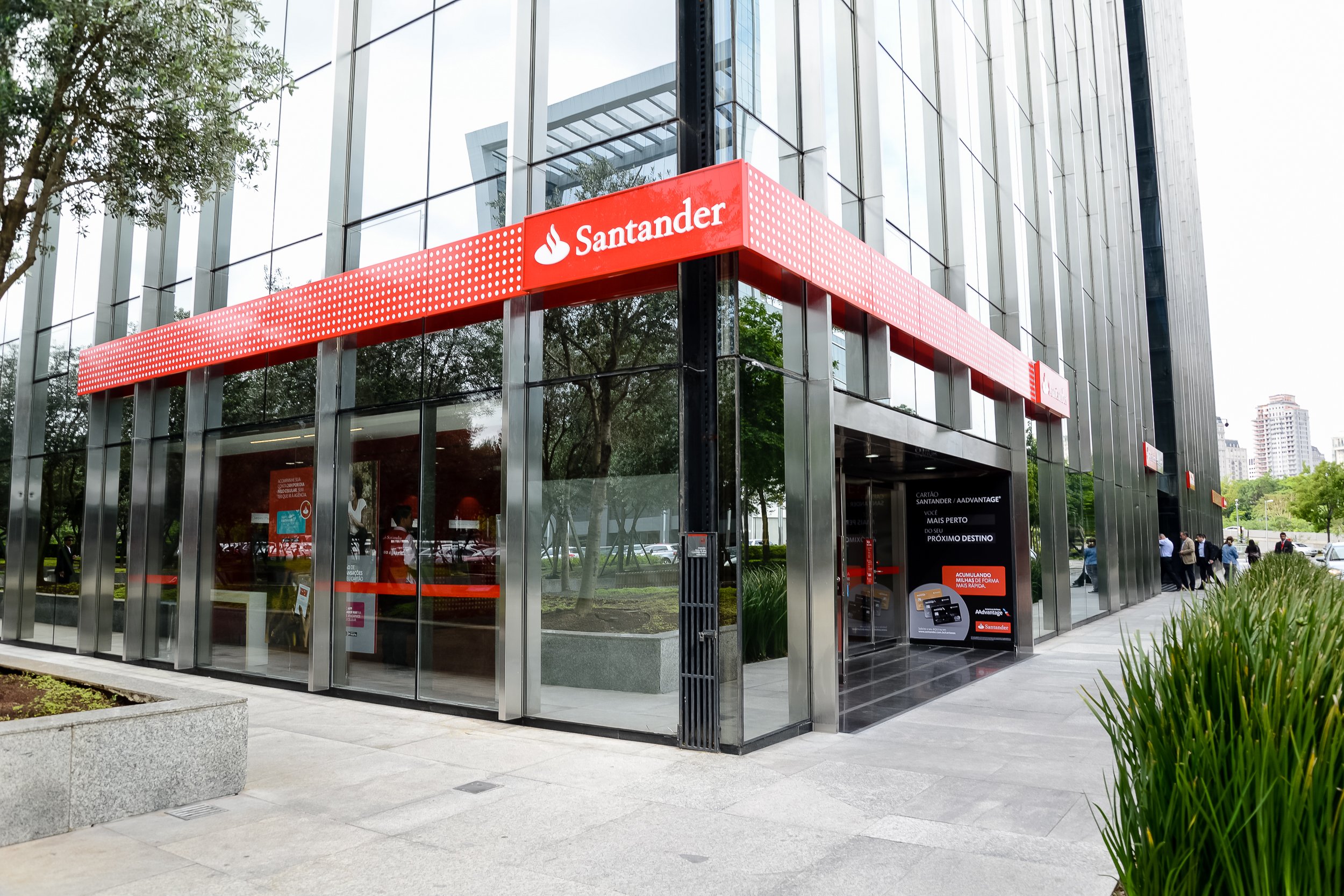 Ações de bancos brasileiros estão menos descontadas: ficaram caras?