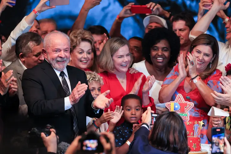 Presidente, Luiz Inácio Lula da Silva, participa das comemorações dos 43 anos de criação do Partido dos Trabalhadores (PT) no centro de convenções de Brasília (Lula Marques/Agência Brasil)