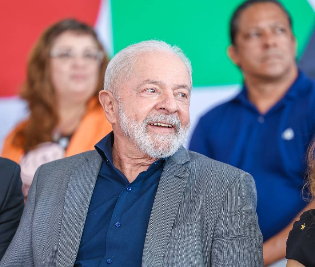 Lula conversa com Rei Charles III sobre questões climáticas e meio ambiente