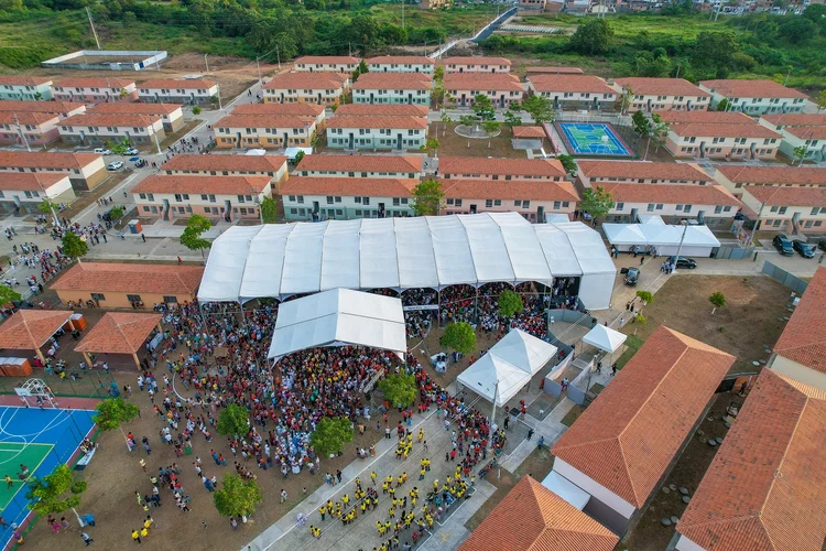 14.02.2023 - Presidente da República, Luiz Inácio Lula da Silva, durante Lançamento do novo programa Minha Casa Minha Vida e entrega de empreendimentos do programa em Santo Amaro (BA) e, simultaneamente, em outras cidades do país. Residencial Vida Nova Sacramento e Residencial Vida Nova Santo Amaro I – Santo Amaro - BA.
Foto: Ricardo Stuckert/PR (Ricardo Stuckert/PR/Flickr)