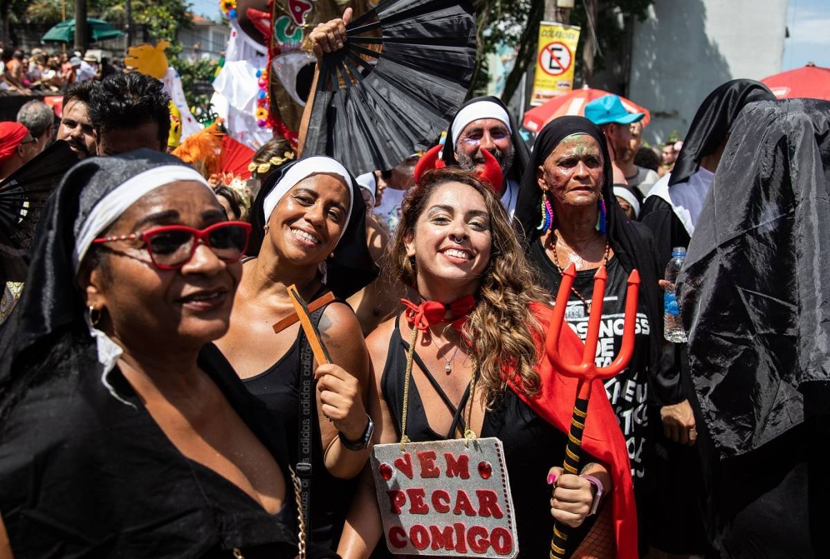 Sábado de carnaval no Rio terá mais de 70 blocos e dia chuvoso - J3News