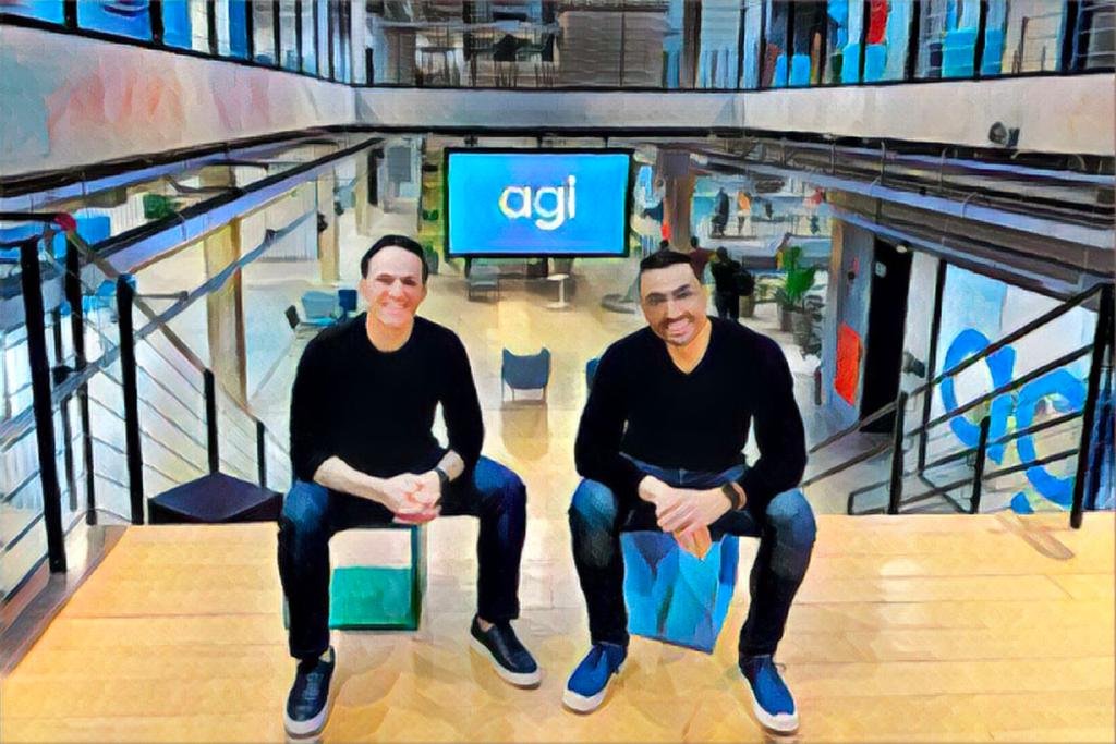 Fundador e CEO do Agibank, Marciano Testa (à esquerda) e Glauber Correa: expansão de 55% em 2022 e meta de mais 40% para este ano (Agibank/Divulgação)