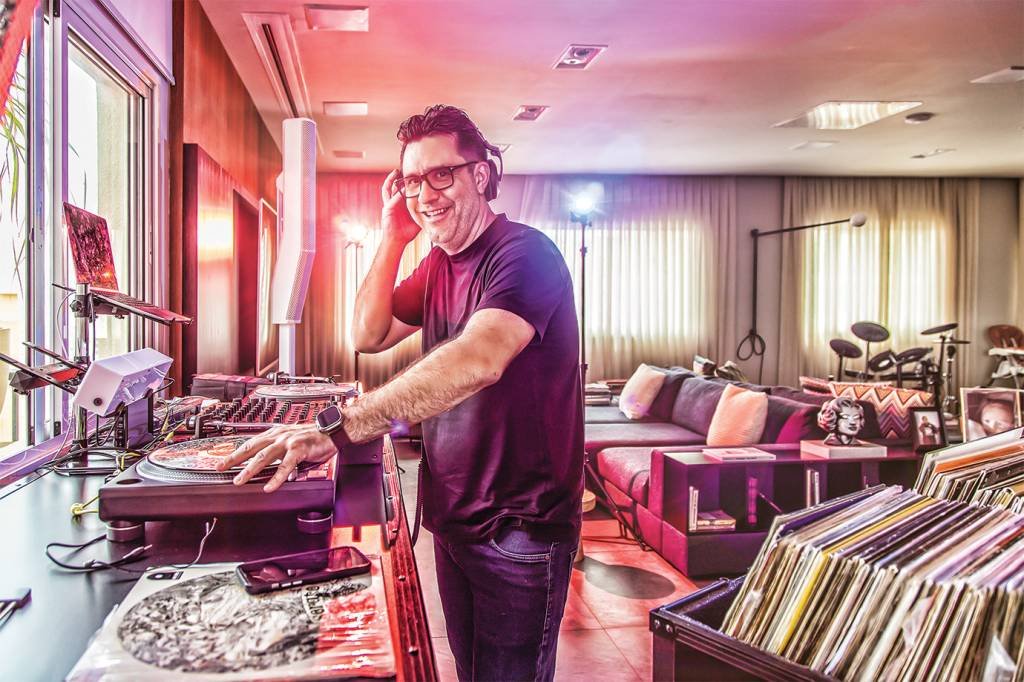 Das picapes às panelas: o hobby de DJ de Alexandre Pinto, CEO da Le Creuset