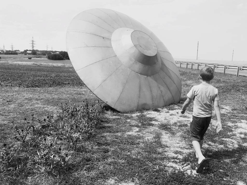 Da Área 51 a Guerra dos Mundos: quatro casos bizarros em que a Terra foi ameaçada por OVNIs