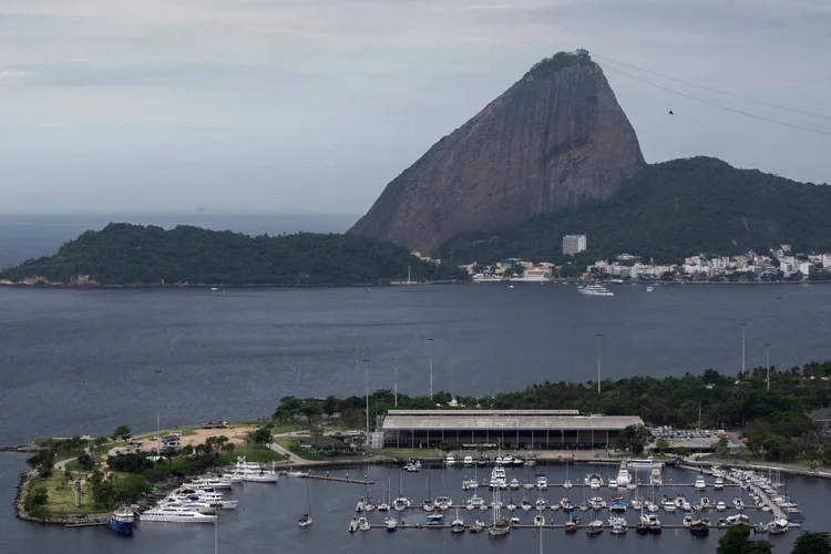 View of the Sugarloaf Mountain at the Guanabara bay in Rio de Janeiro, Brazil, on October 31, 2022. (Photo by Pablo PORCIUNCULA / AFP) (Photo by PABLO PORCIUNCULA/AFP via Getty Images) (PABLO PORCIUNCULA/Getty Images)