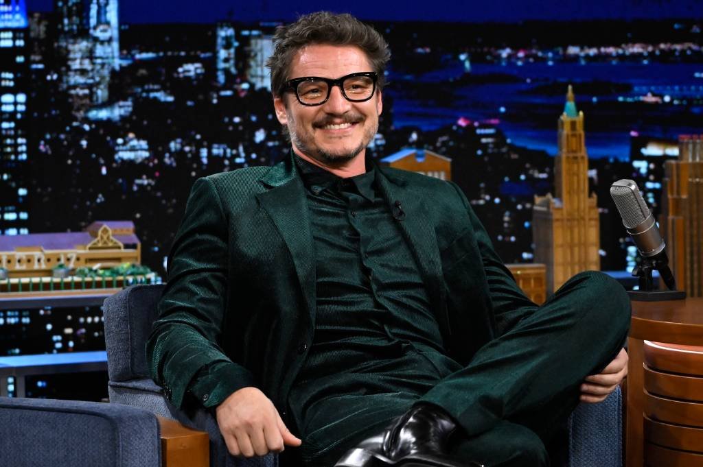 Pedro Pascal mostra apoio à comunidade LGBTQIA+