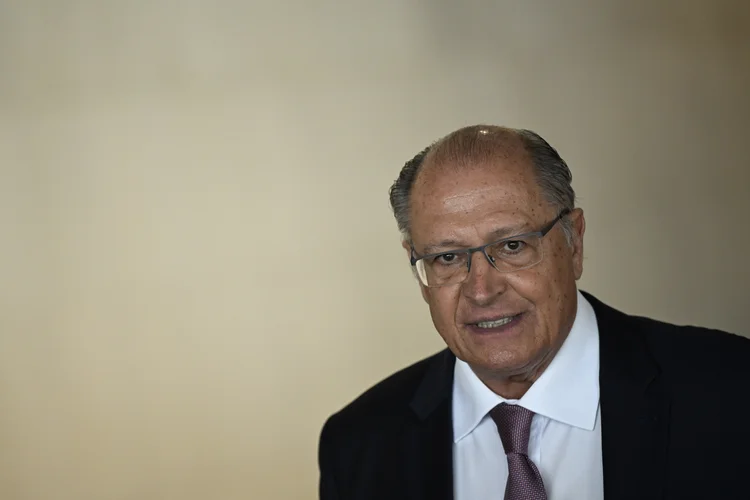 Pela manhã, Alckmin recebeu o comandante do Exército, Tómas Miguel Ribeiro Paiva, e o chefe do Estado-Maior do Exército, General Valério Stumpf (Anadolu Agency/Getty Images)