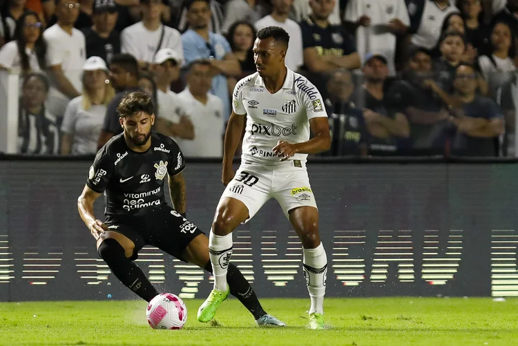 Santos x Corinthians: No último jogo, válido pelo Brasileirão de 2022, terminou 1 a 0 para a equipe de Itaquera. (Ricardo Moreira/Getty Images)