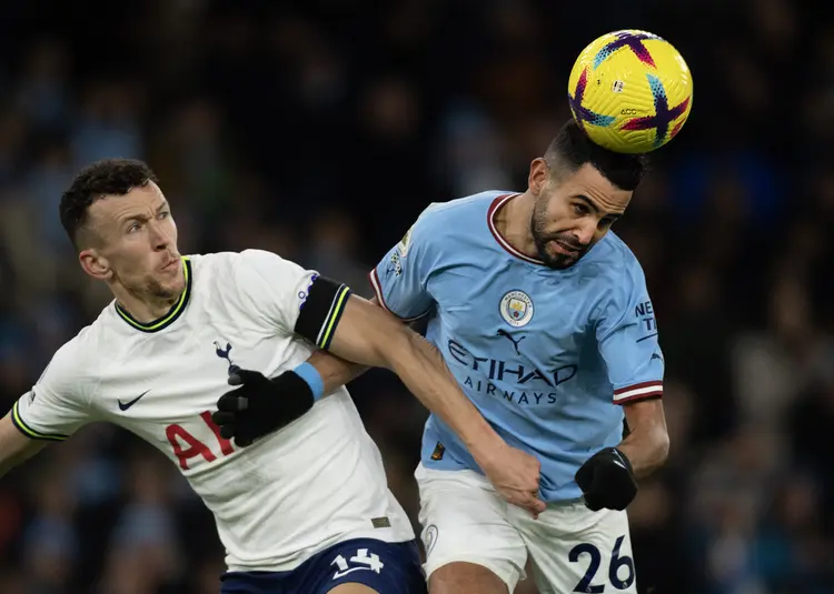 No histórico do confronto, os Citizens leva vantagem com 66 vitórias, contra 65 da equipe de Londres (Visionhaus/Getty Images)