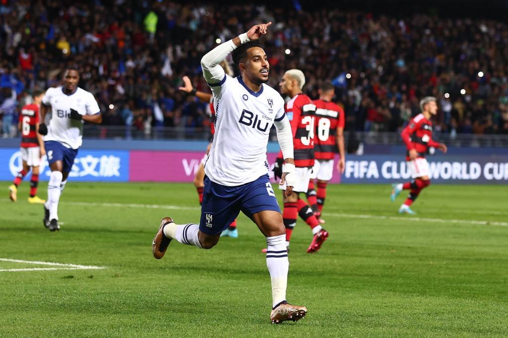 Fez história no Flamengo e foi para Arábia, agora irá voltar ao futebol do  brasil