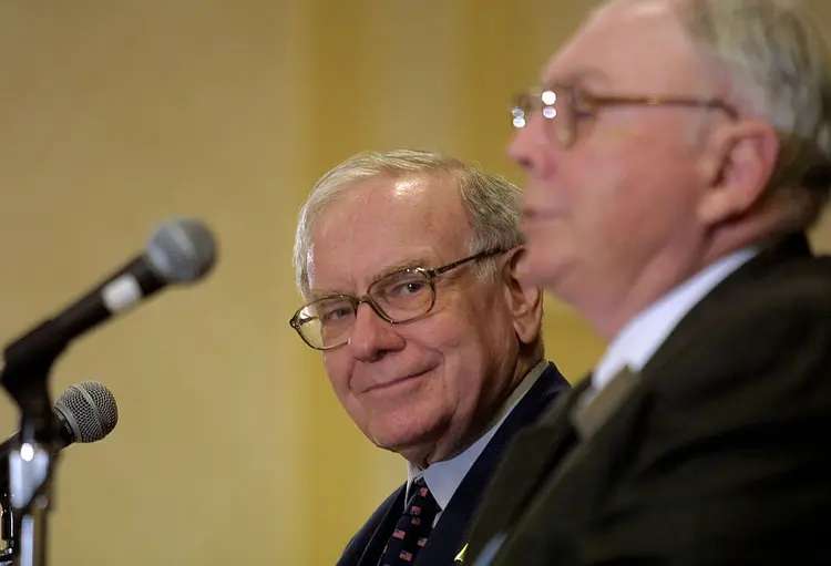 Warren Buffett e Charlie Munger (Eric Francis//Getty Images)