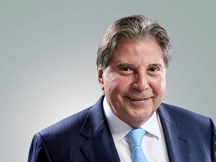 Ele viu o seu patrimônio decrescer algumas centenas de milhões de dólares após a acusação de manipular lucros e cometer fraudes contábeis (Techtronic Industries/Divulgação)