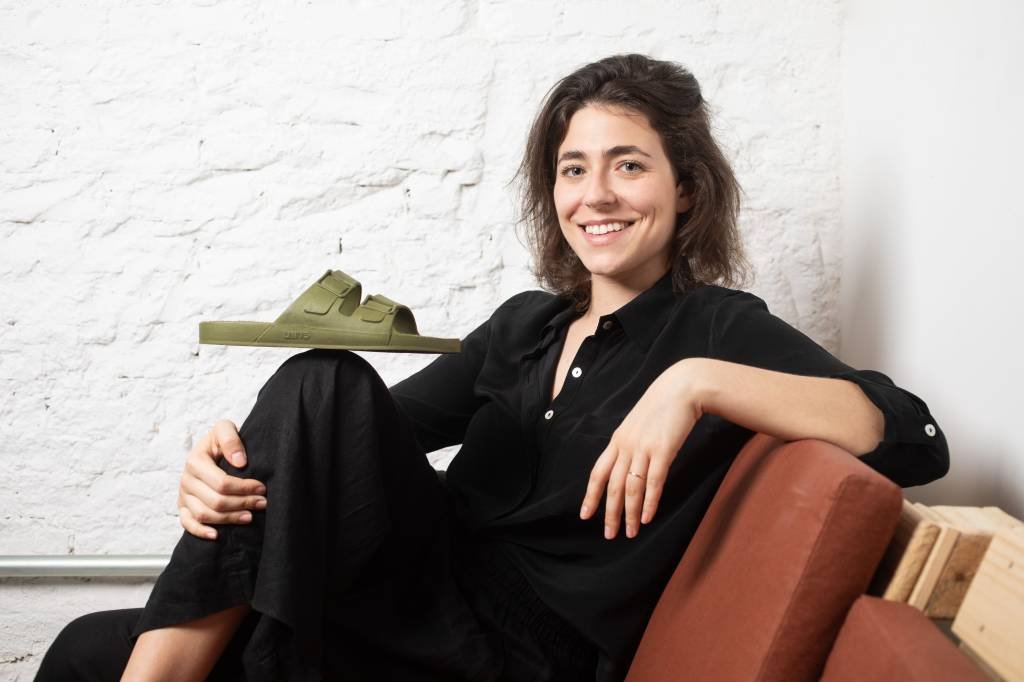 Isabela Chusid, CEO e fundadora da Linus: busca por sandália atemporal e sustentável (Leo Martins/Divulgação)