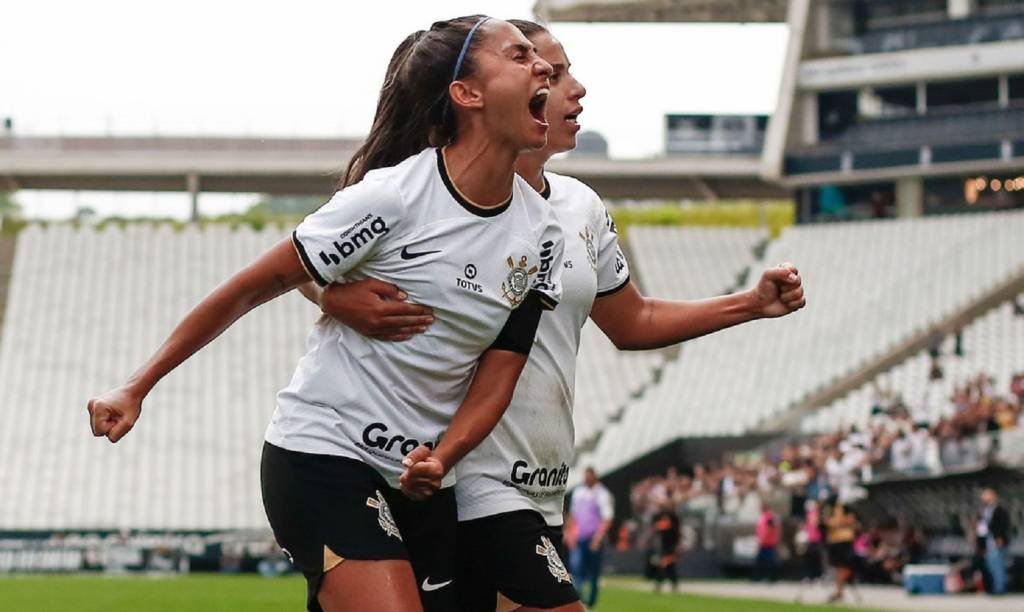 Futebol feminino: Corinthians derrota Inter e se garante na final da Supercopa do Brasil