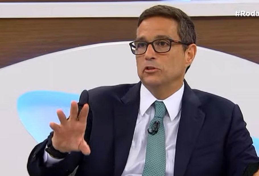 'É importante dizer que não estudamos mudança de metas de inflação', diz Campos Neto