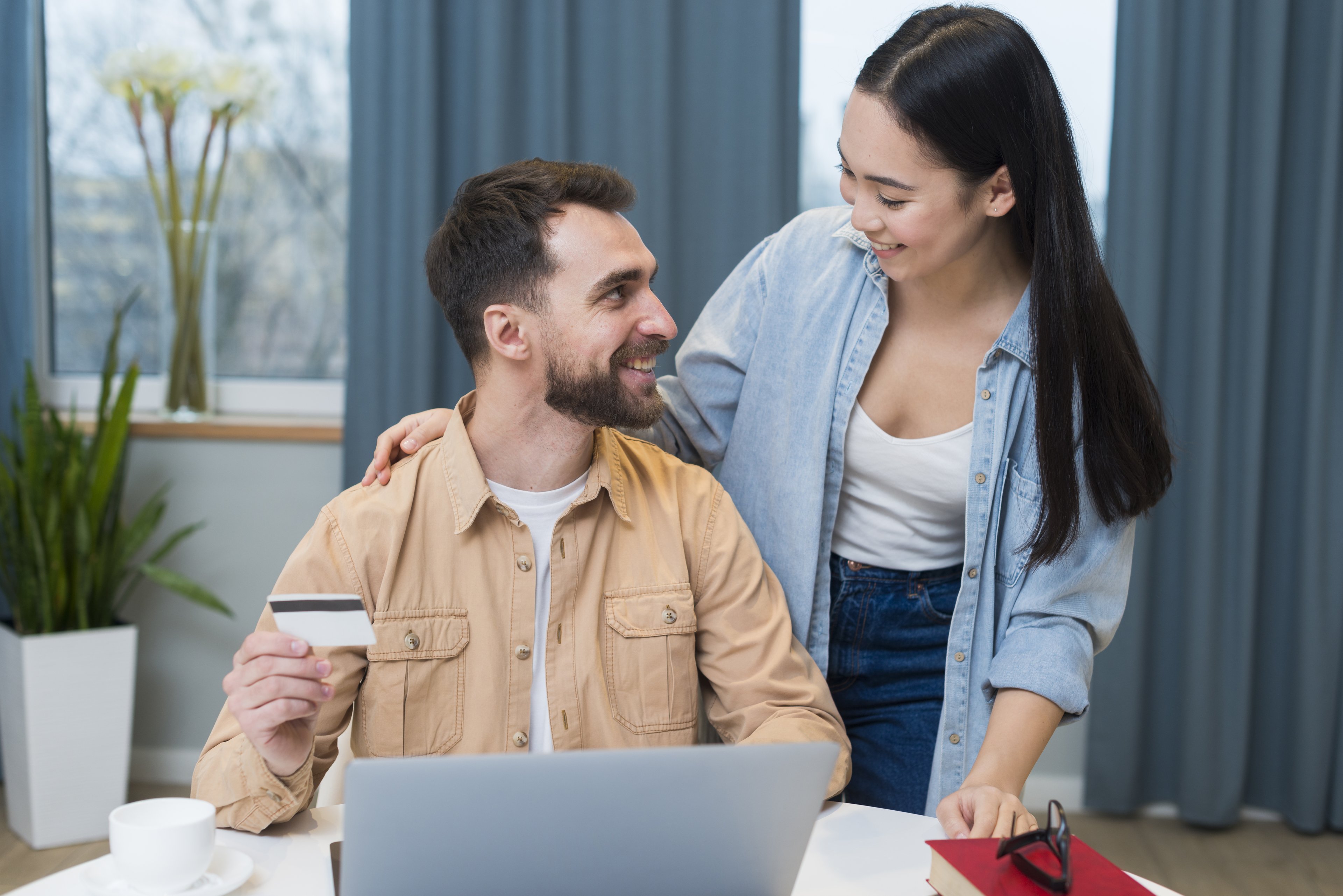 O segredo para um casamento feliz: uma conta bancária conjunta