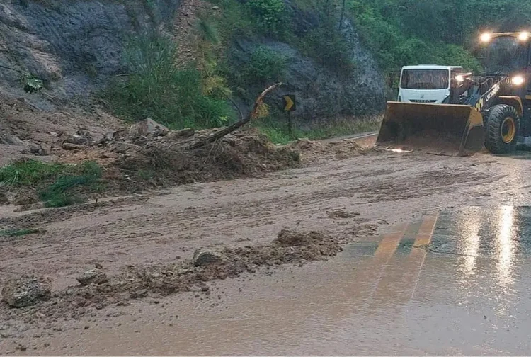 Cidade de São Sebastião, no litoral norte do estado, é uma das mais atingidas pelas chuvas (Prefeitura de São Sebastião/Reprodução)