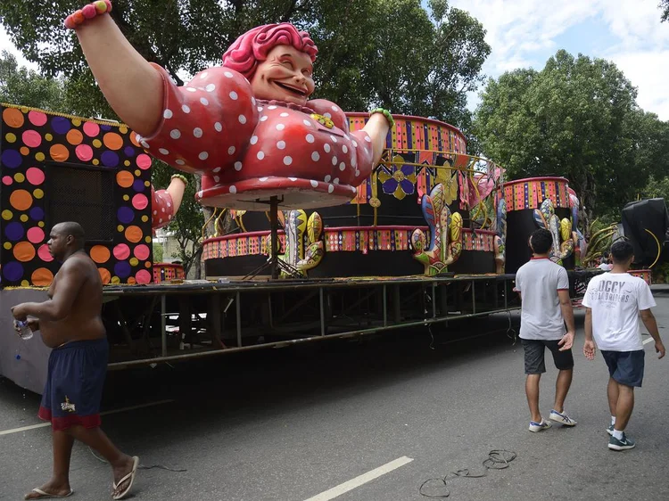 Desfile das escolas de samba: agremiações aguardam um posicionamento da Liga Independente das Escolas para saber se haverá mudanças na forma de julgamento das alegorias (Fernando Frazão/Agência Brasil)