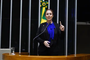 Imagem referente à matéria: Moraes notifica Câmara e pede para tomar providências sobre perda de salário de Zambelli