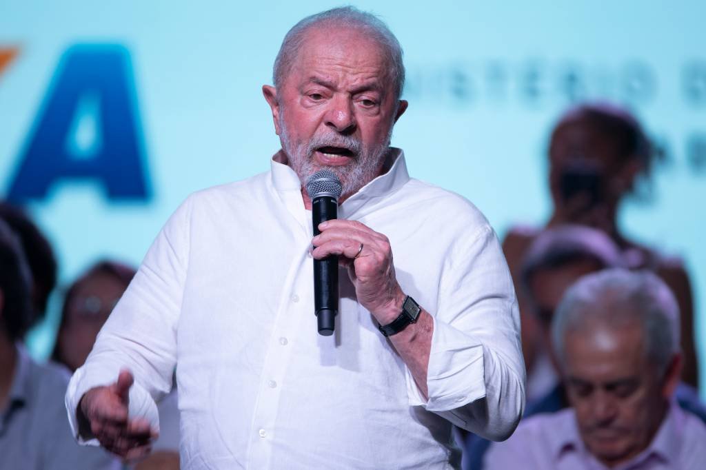 Lula afirma que vai respeitar os direitos do Paraguai na hidrelétrica de Itaipu
