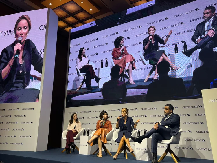 Ana Cabral-Gardner, CEO da Sigma Lithium, e Luciana Costa, CEO do Natixis, discutem a industrialização verde (Esfera Brasil/Divulgação)