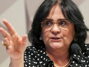 Damares diz no Senado que está com câncer de mama e destaca que diagnóstico precoce foi fundamental