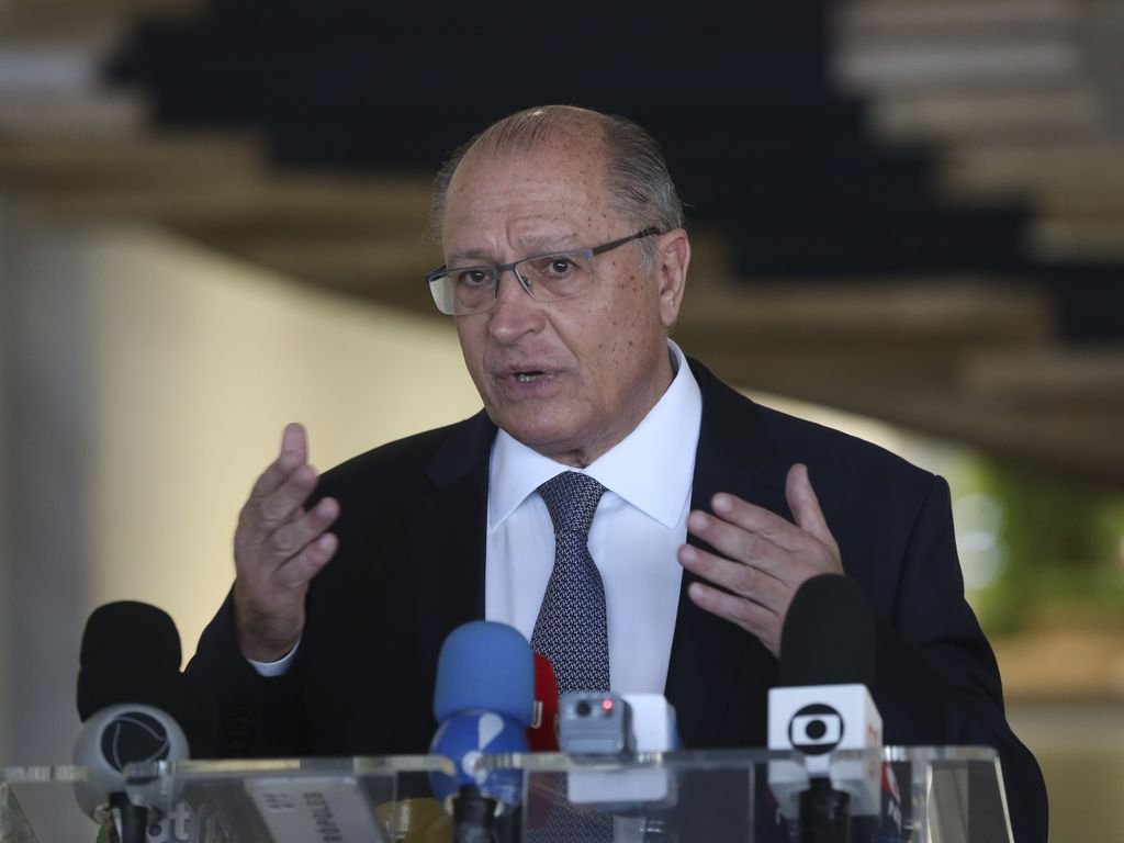 Alckmin: "Não há nada que justifique ter 8% de taxa de juros real, acima da inflação, quando não há demanda explodindo" (Antônio Cruz/Agência Brasil)