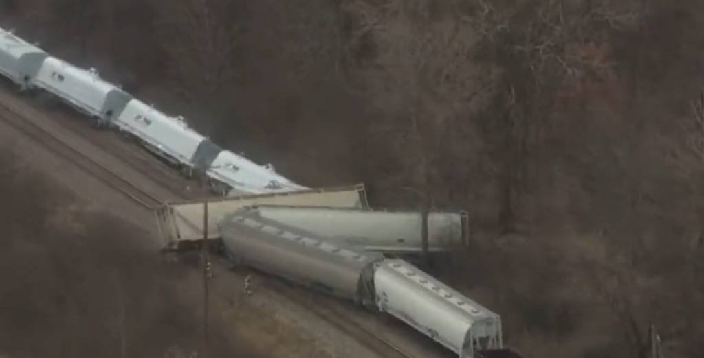 Segundo trem com produtos tóxicos descarrilha nos EUA, desta vez em Michigan