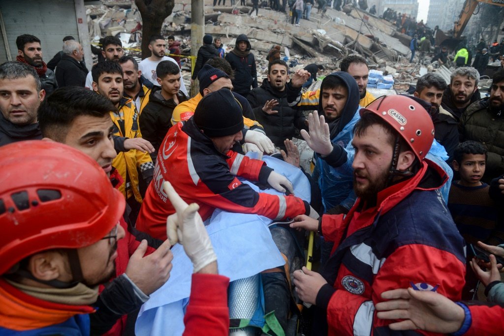 Terremoto Síria: o terremoto teve magnitude de 7,8 (Mahmut BOZARSLAN/AFP Photo)