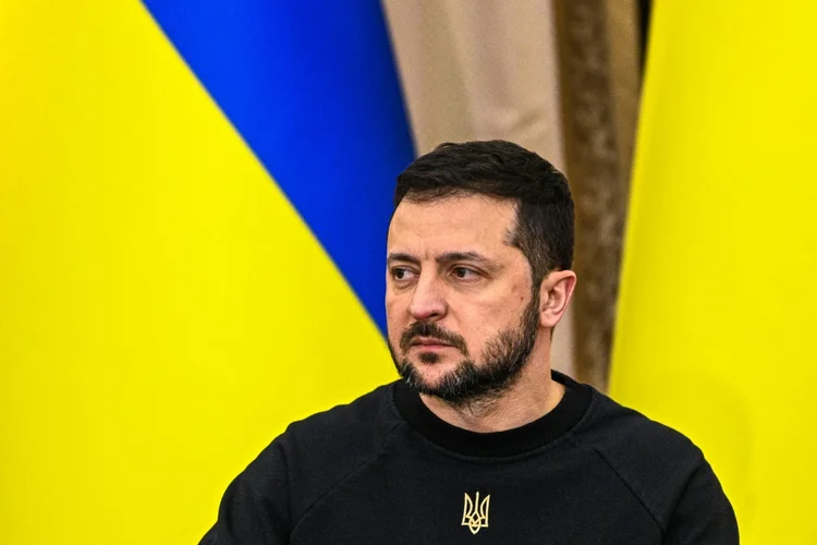 Volodymyr Zelensky não irá participar da discussão e afirmou que não aceitará o resultado dessas negociações. (AFP/AFP)