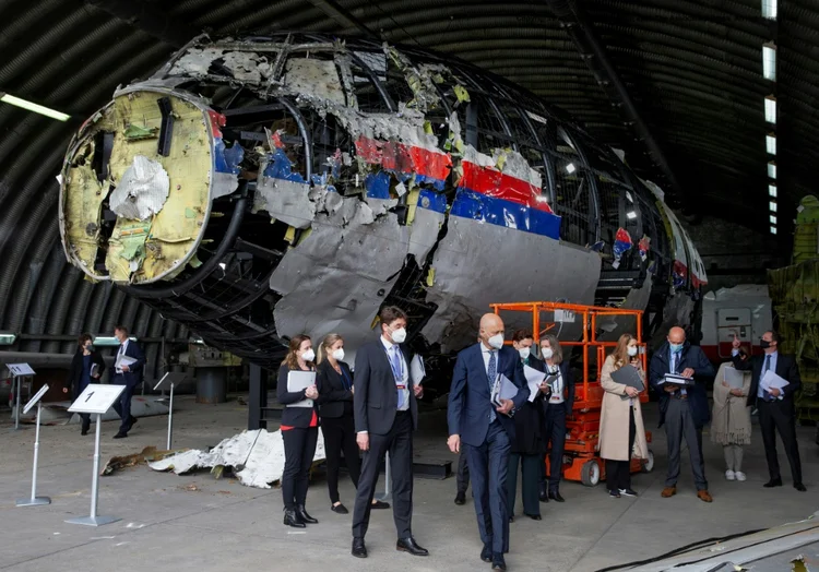 Reconstituição da aeronave do voo MH17 da Malaysia Airlines, em Gilze-Rijen, Holanda, em 26 de maio de 2021 (AFP/AFP)