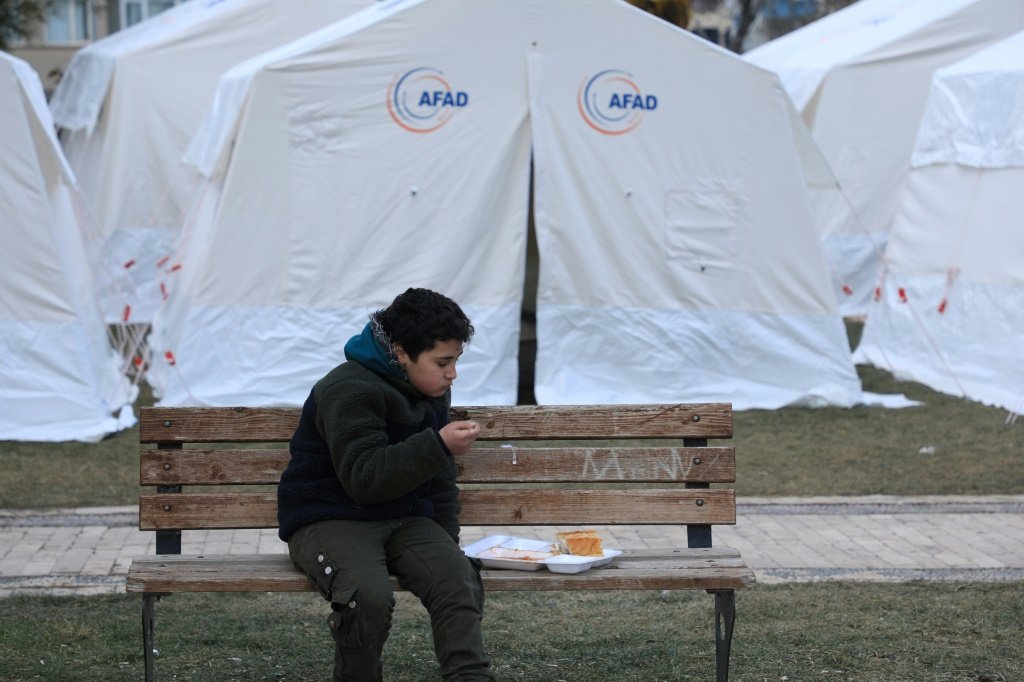 ONU pede recursos para ajudar 874.000 pessoas afetadas pelo terremoto na Turquia e Síria