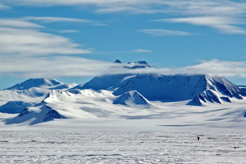 Antártida: o Centro Nacional de Dados de Gelo e Neve da Universidade de Colorado em Boulder, informou que o gelo marinho antártico diminuiu para 1,79 milhão de km² (AFP/AFP Photo)